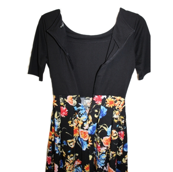Women's Floral Flared Swing Dress - Picture 11 of 16